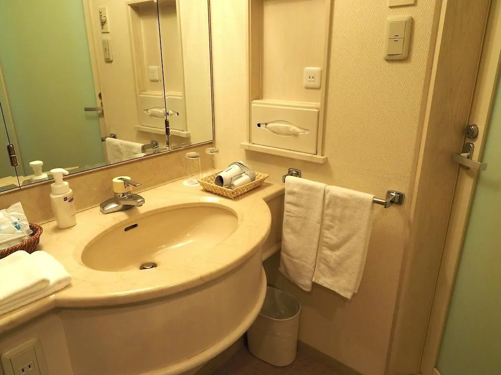 Kokusai Hotel Kyōto 4*,